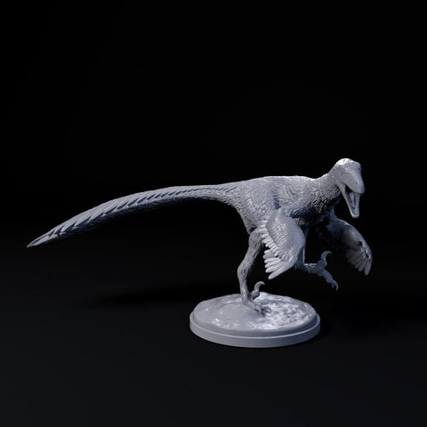 Dakotaraptor - UNPAINTED - Dino and Dog Miniatures